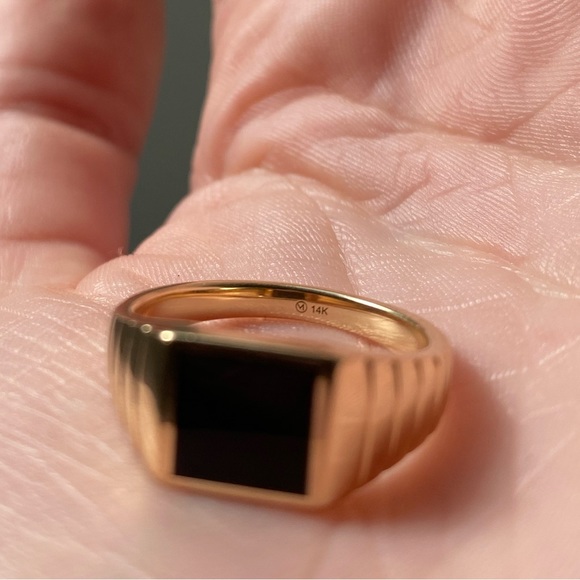 Mejuri Black Onyx 14K Solid Gold Ring Sz. 7 - Picture 9 of 16